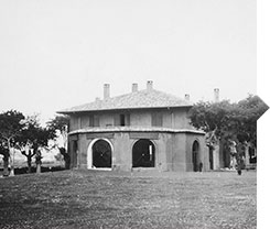 1928